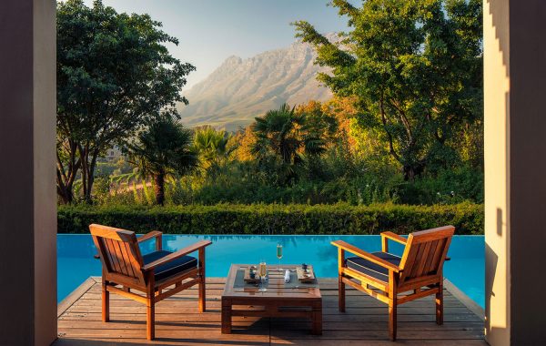 Presidential Lodge 2 terrace and swimming pool overlooking mountains