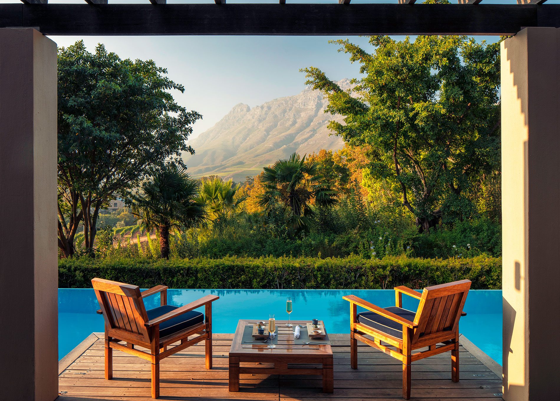 The terrace of Presidential Lodge 2 overlooking Simonsberg Peak